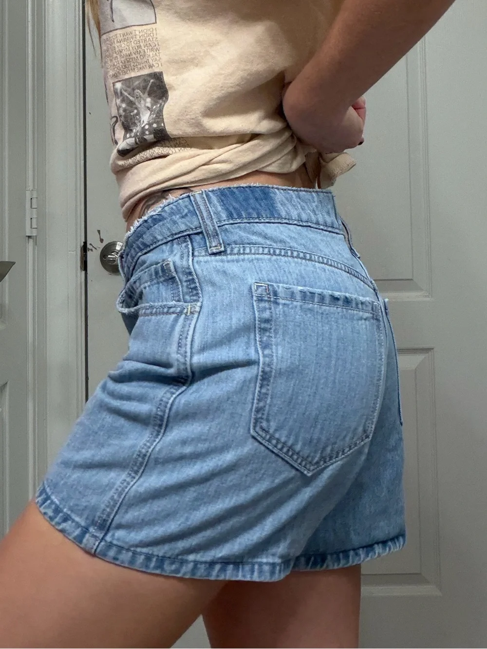 Hollister Low-Rise Baggy Short - Size 0/w25
